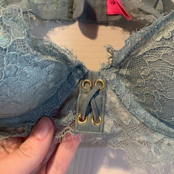 NWOT NEVER WORN Sexy V-Plunge Bra - Picture 3 of 10